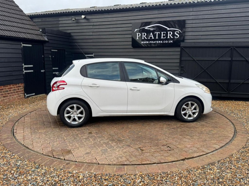 Used Peugeot 208 2014 for sale - 77307317: Photo 5