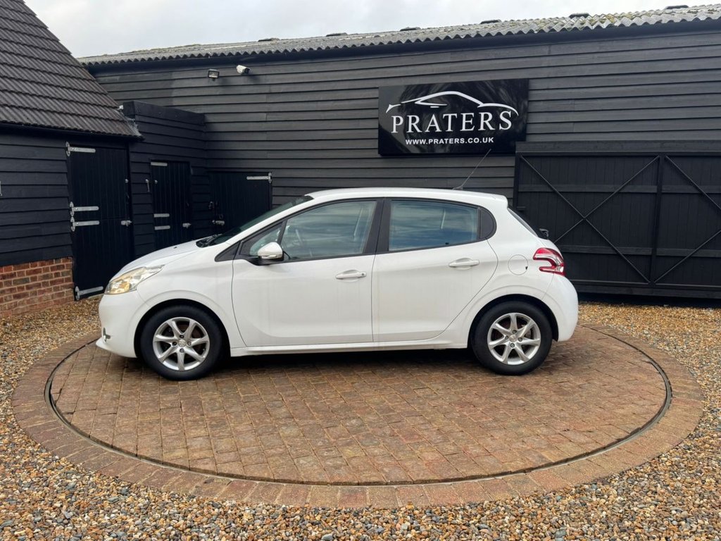 Used Peugeot 208 2014 for sale - 77307317: Photo 6