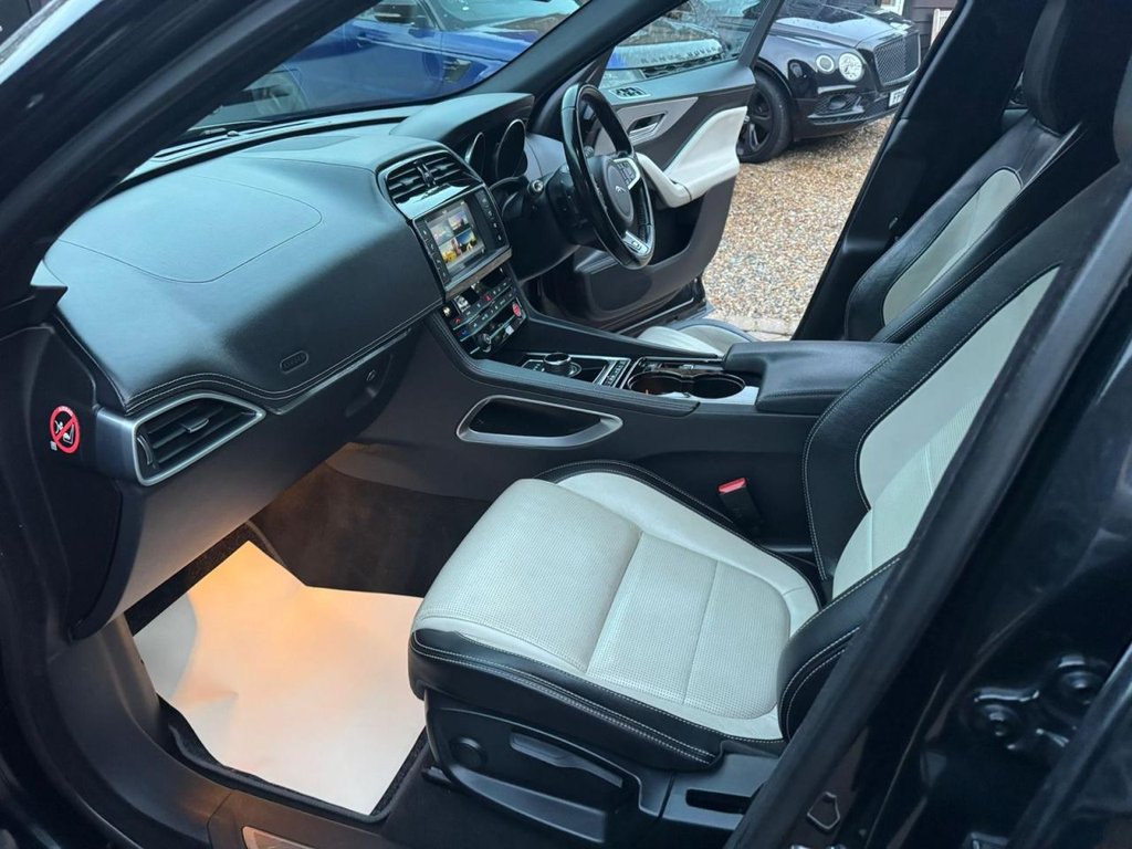 Used Jaguar F-Pace 2016 for sale - 76591032: Photo 14