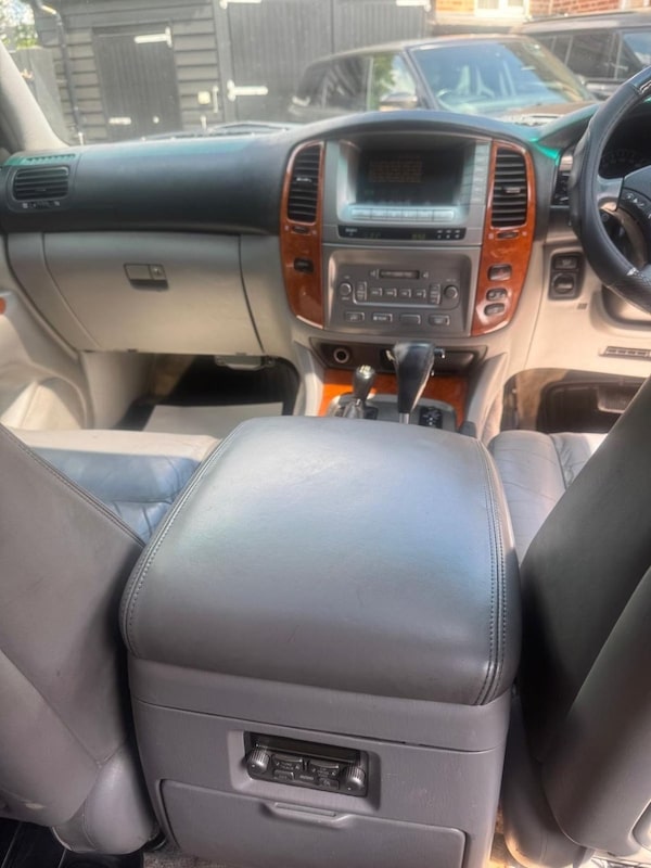Used Toyota Landcruiser 2003 for sale - 74612650: Photo 12