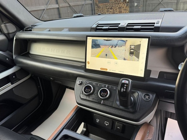 Used Land Rover Defender 2023 for sale - 76173301: Photo 12