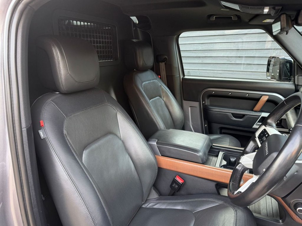 Used Land Rover Defender 2023 for sale - 76173301: Photo 13