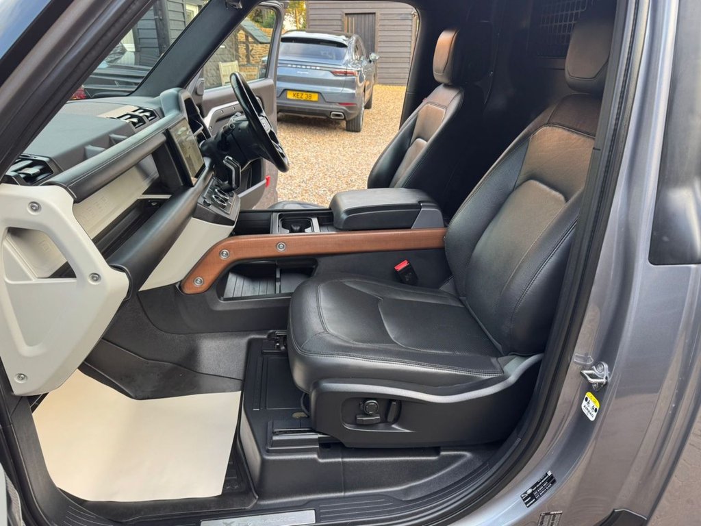 Used Land Rover Defender 2023 for sale - 76173301: Photo 15