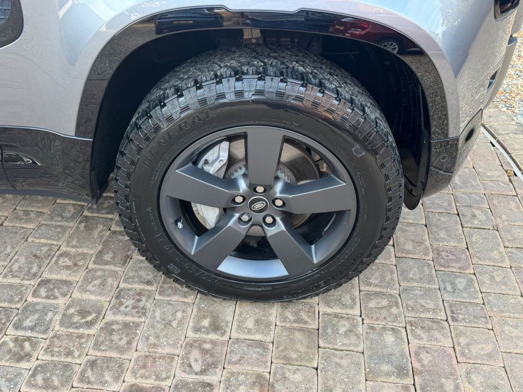 Used Land Rover Defender 2023 for sale - 76173301: Photo 17