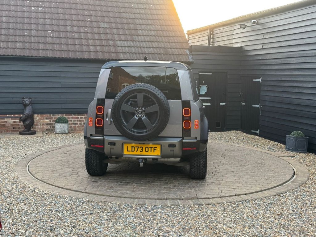 Used Land Rover Defender 2023 for sale - 76173301: Photo 8