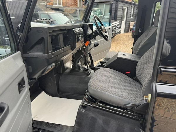 Used Land Rover Defender 90 2001 for sale - 76098137: Photo 13