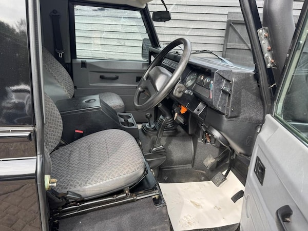 Used Land Rover Defender 90 2001 for sale - 76098137: Photo 9