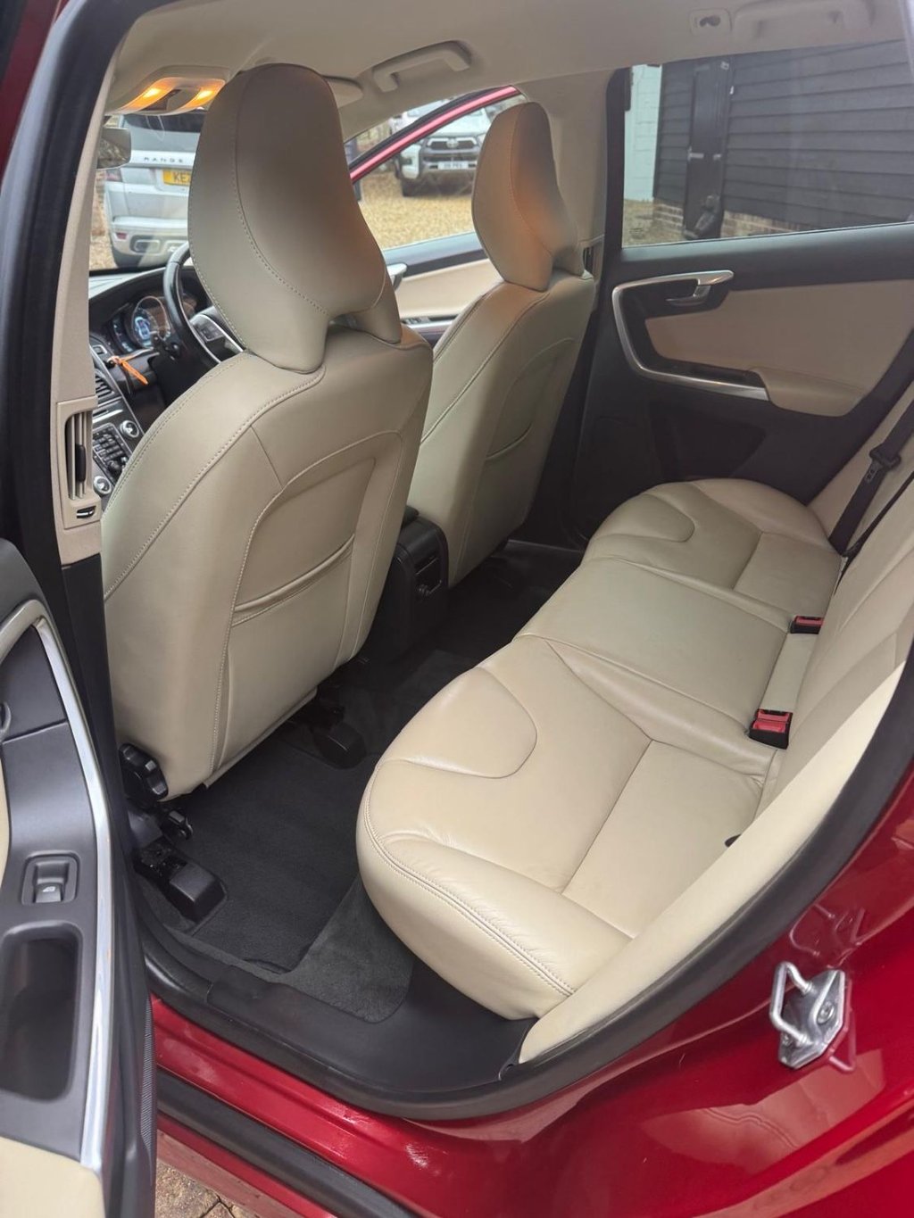 Used Volvo XC60 2015 for sale - 76962091: Photo 11