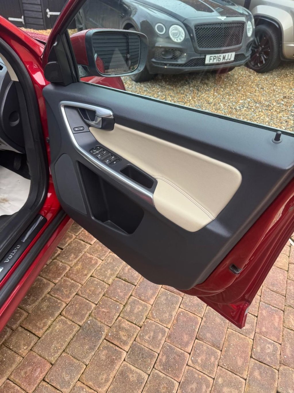 Used Volvo XC60 2015 for sale - 76962091: Photo 15