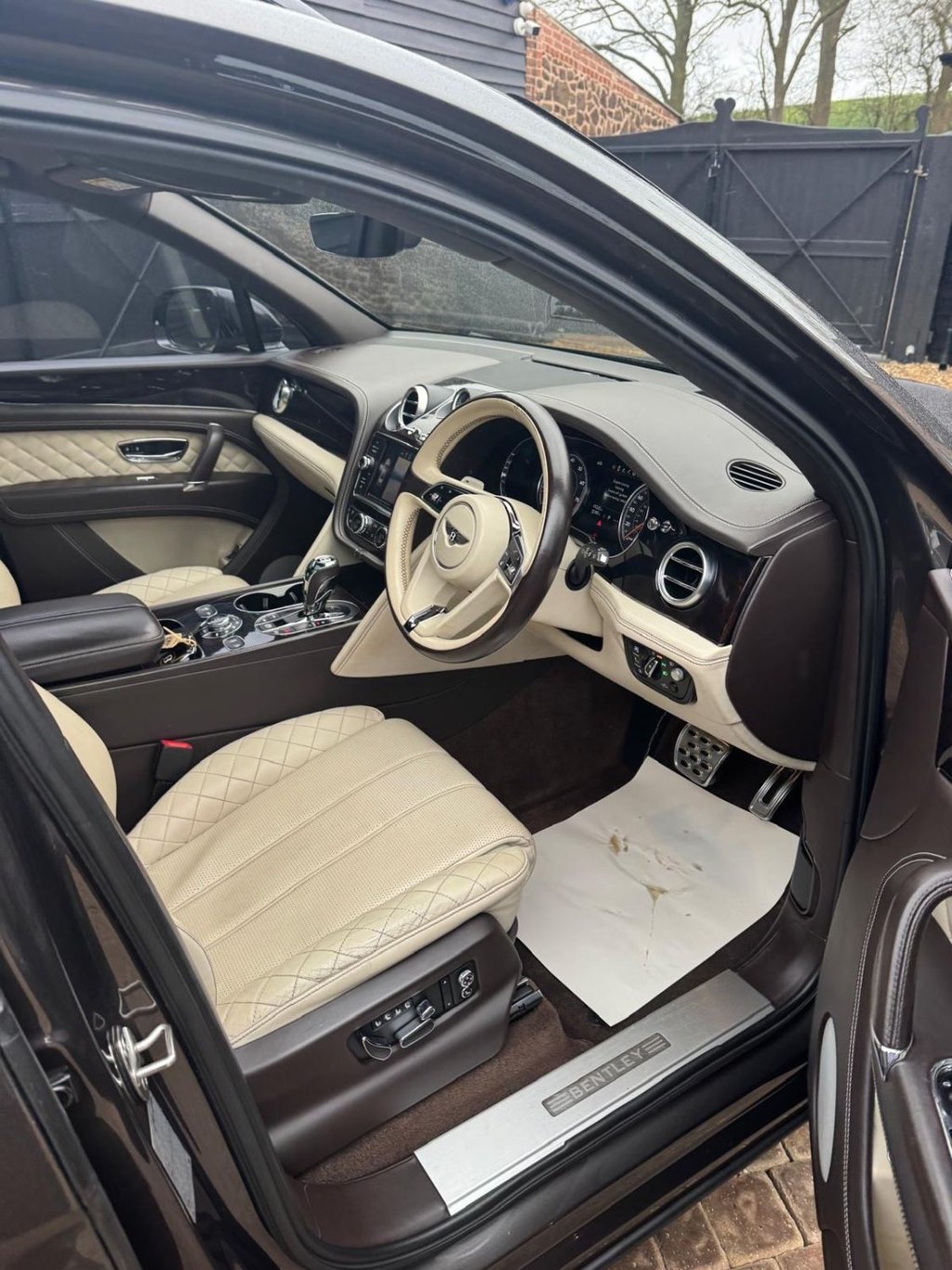 Used Bentley Bentayga 2016 for sale - 78049596: Photo 10