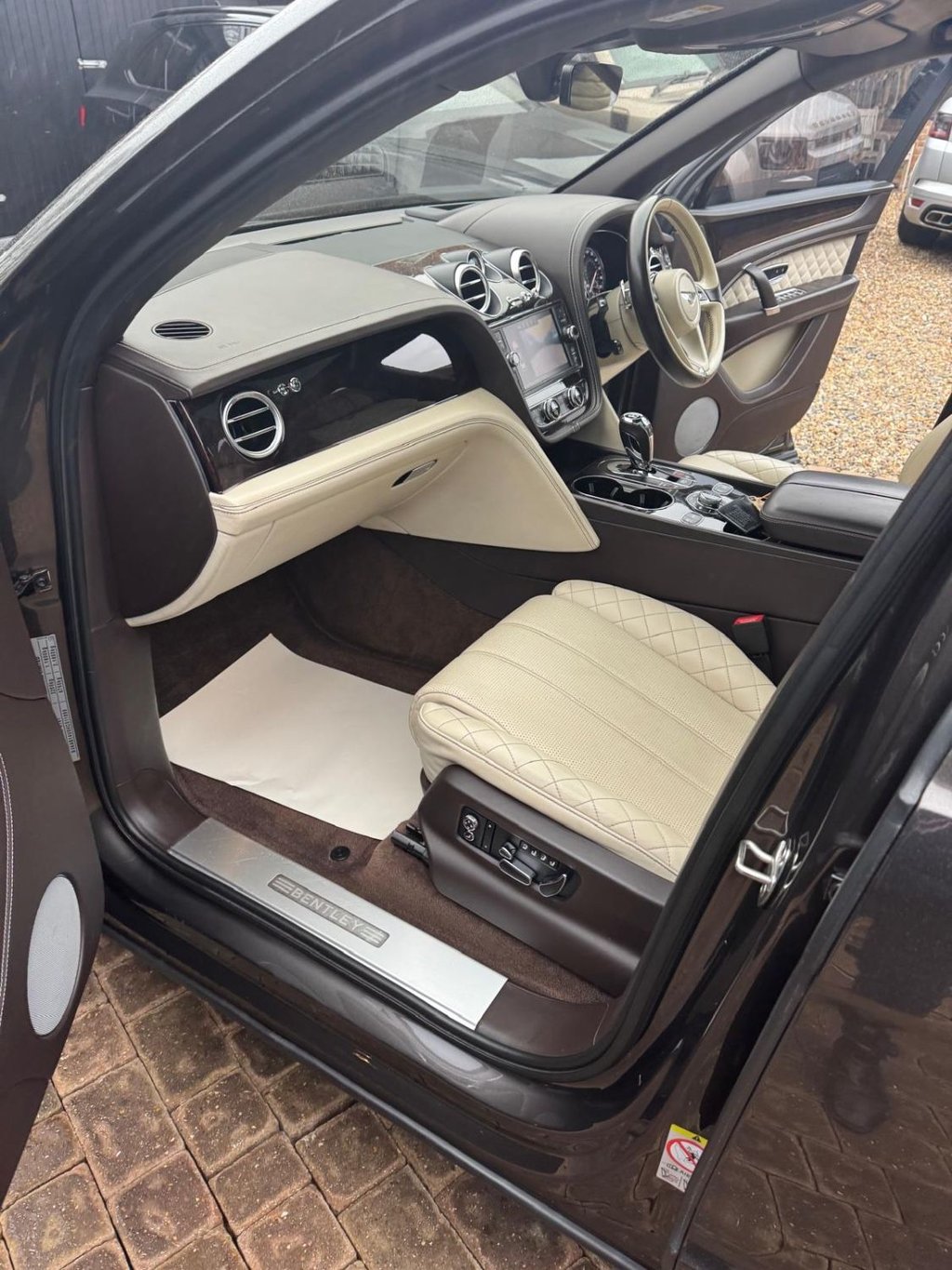 Used Bentley Bentayga 2016 for sale - 78049596: Photo 17