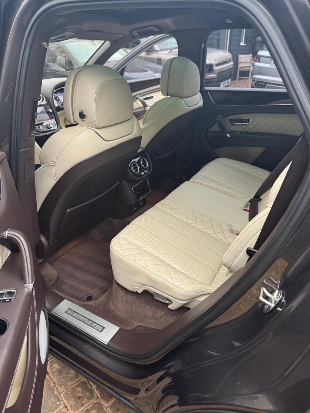 Used Bentley Bentayga 2016 for sale - 78049596: Photo 18