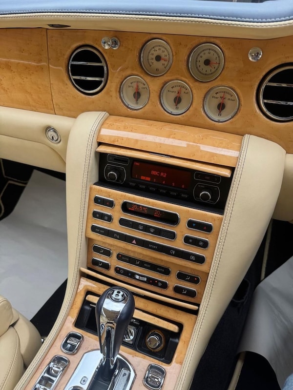 Used Bentley Azure 2009 for sale - 75653903: Photo 15