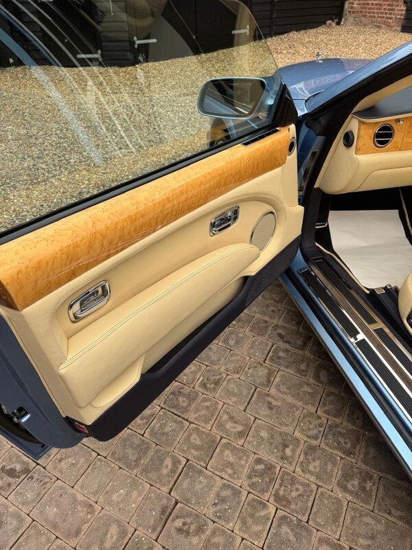 Used Bentley Azure 2009 for sale - 75653903: Photo 17