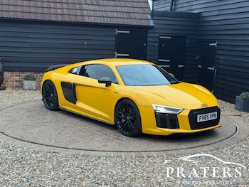 2016 (65) - 5.2 FSI V10 Plus Quattro 2dr S Tronic