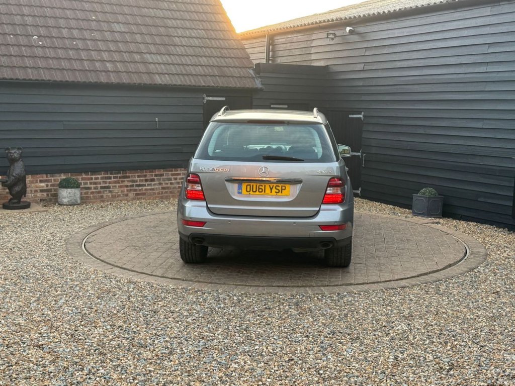 Used Mercedes-Benz M Class 2011 for sale - 76173296: Photo 3