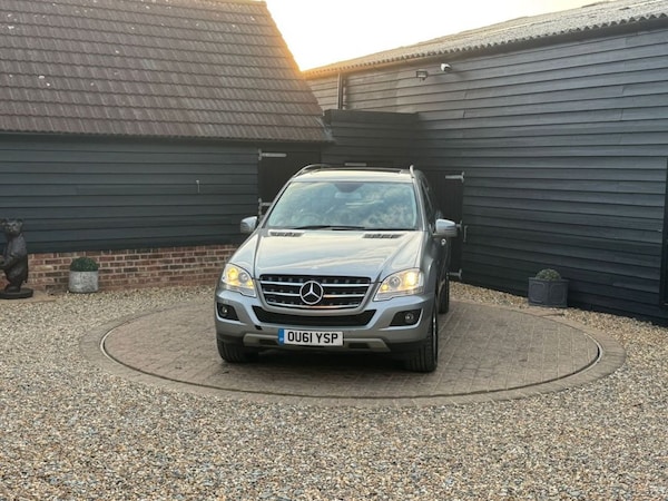 Used Mercedes-Benz M-Class 2011 for sale - 76173296: Photo 4