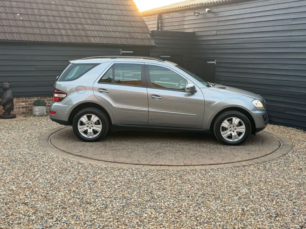 Used Mercedes-Benz M Class 2011 for sale - 76173296: Photo 5