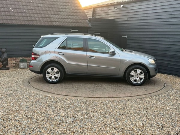 Used Mercedes-Benz M-Class 2011 for sale - 76173296: Photo 5