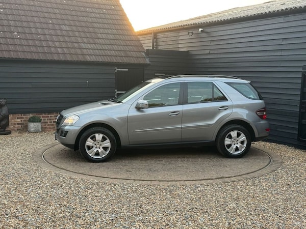 Used Mercedes-Benz M-Class 2011 for sale - 76173296: Photo 6