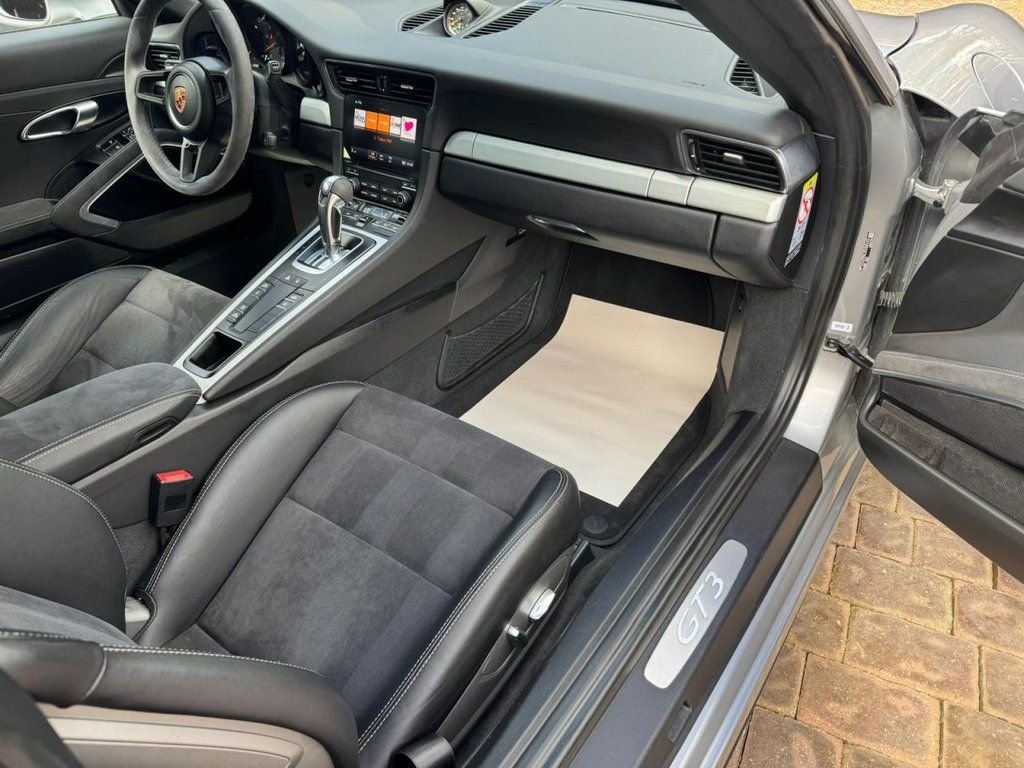 Used Porsche 911 2017 for sale - 76266467: Photo 16