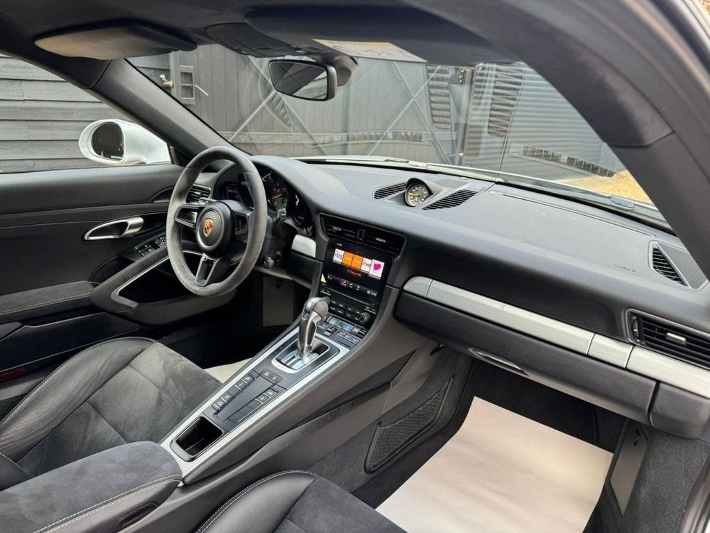 Used Porsche 911 2017 for sale - 76266467: Photo 17
