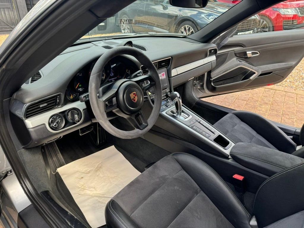 Used Porsche 911 2017 for sale - 76266467: Photo 9