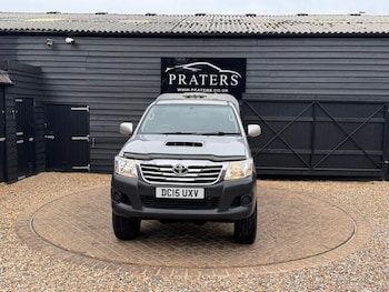 Used Toyota Hilux 2015 for sale - 78377421: Photo