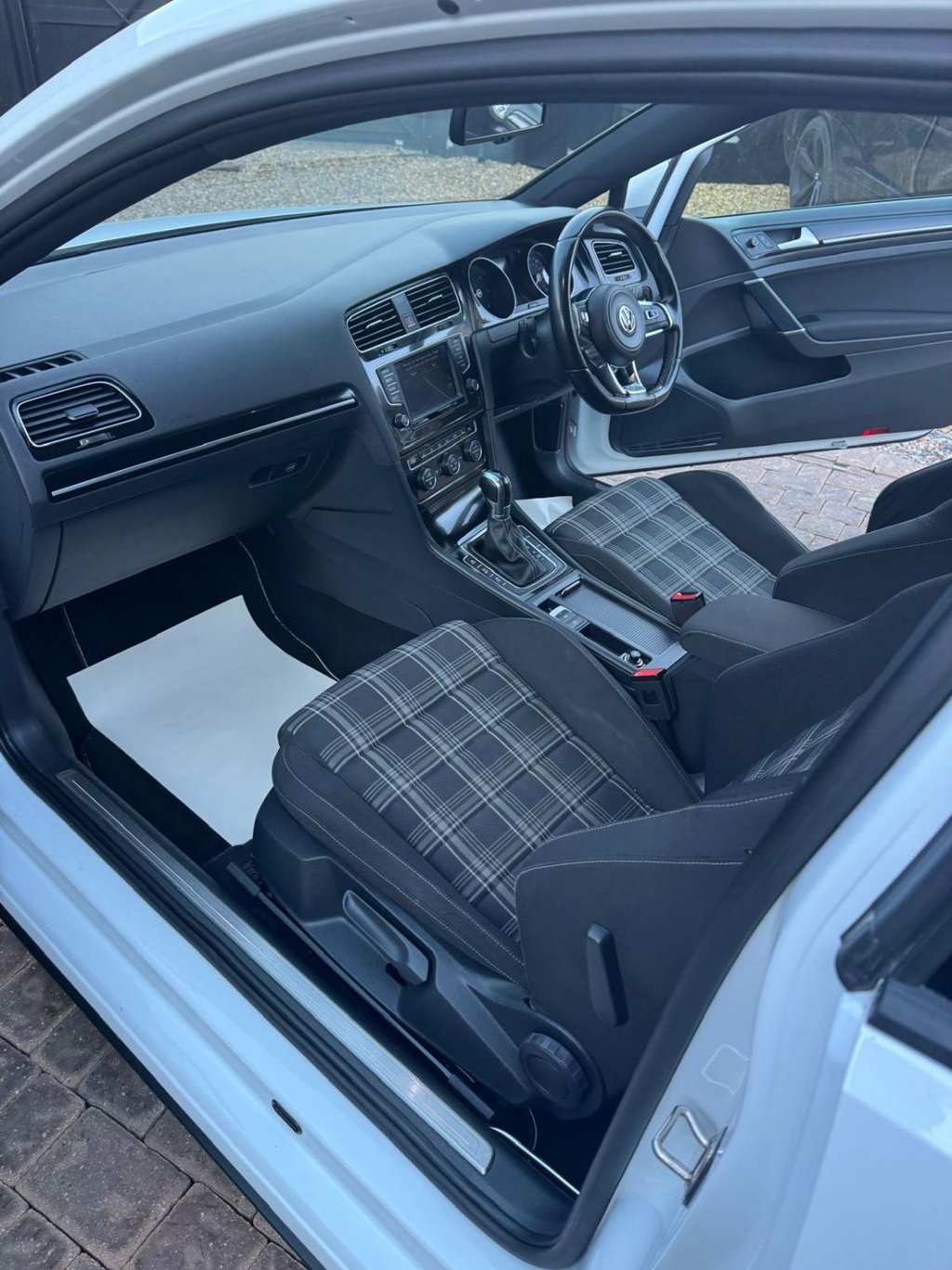 Used Volkswagen Golf 2016 for sale - 77897570: Photo 10