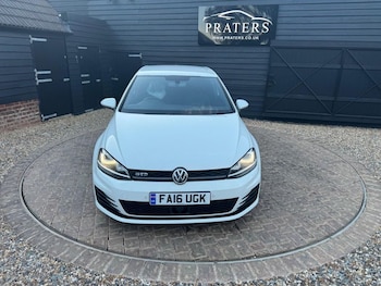 Used Volkswagen Golf 2016 for sale - 77897570: Photo