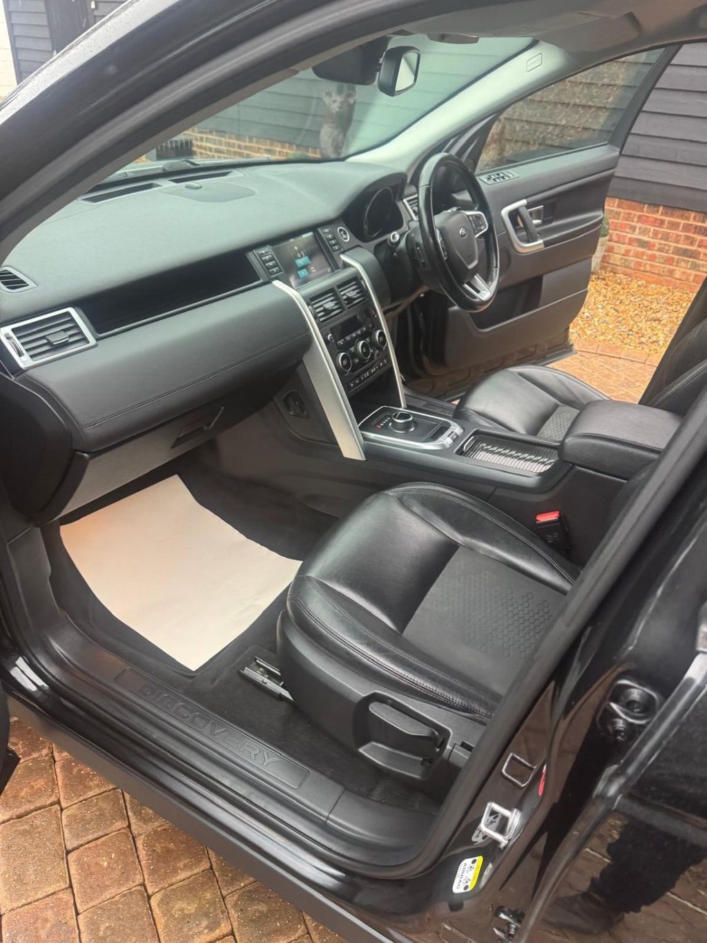 Used Land Rover Discovery Sport 2017 for sale - 77484970: Photo 11