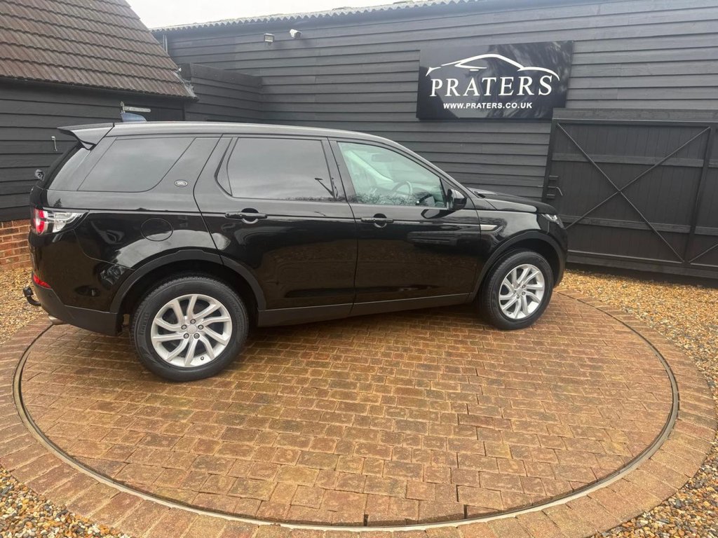 Used Land Rover Discovery Sport 2017 for sale - 77484970: Photo 31