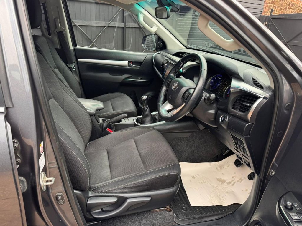 Used Toyota Hilux 2016 for sale - 77647908: Photo 9
