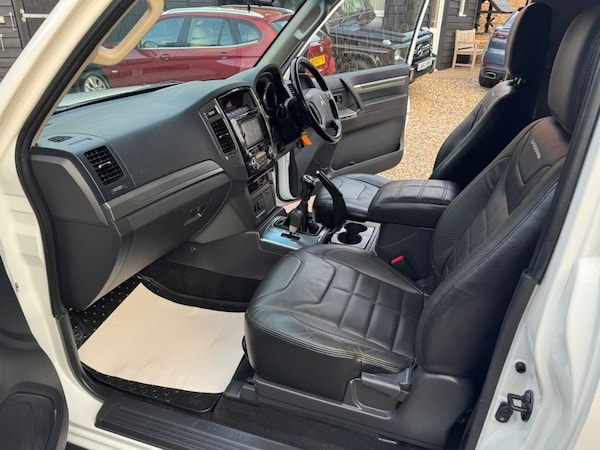 Used Mitsubishi Shogun 2015 for sale - 76173288: Photo 13