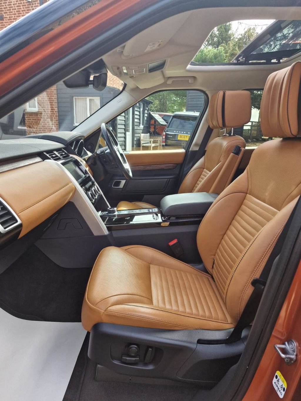Used Land Rover Discovery 2017 for sale - 76098148: Photo 10