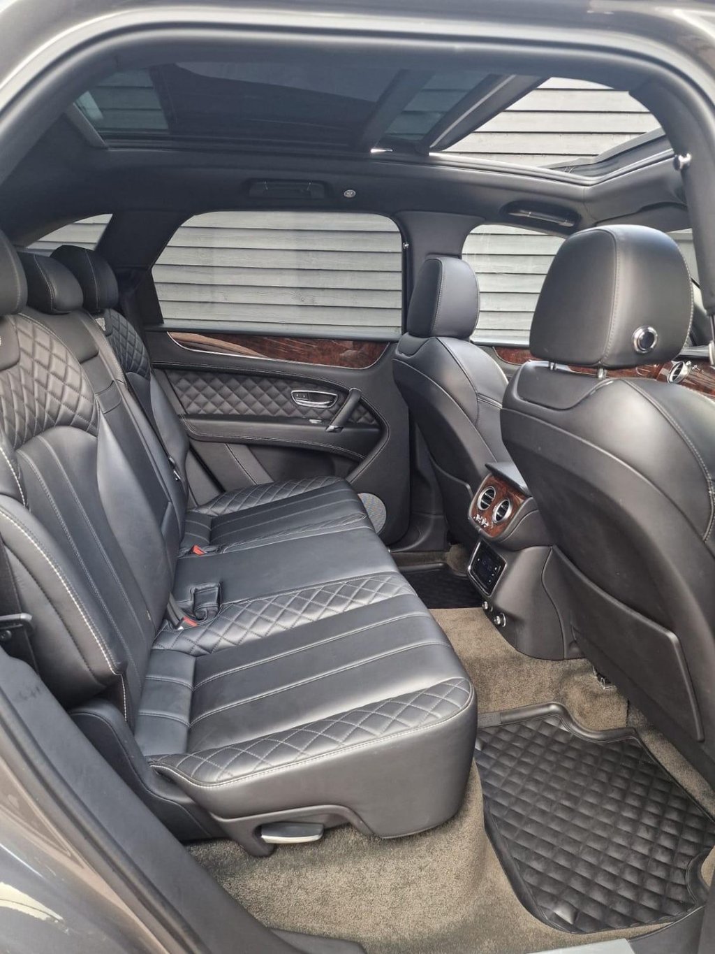 Used Bentley Bentayga 2016 for sale - 76173314: Photo 18
