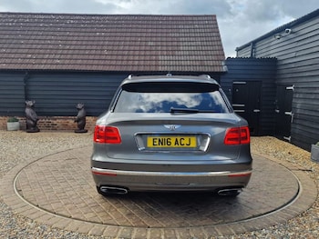 Used Bentley Bentayga 2016 for sale - 76173314: Photo