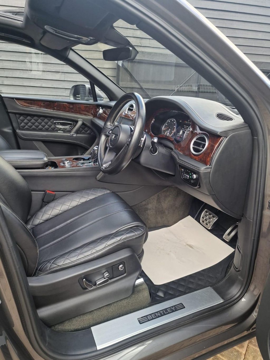 Used Bentley Bentayga 2016 for sale - 76173314: Photo 9