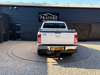 Used Toyota Hilux 2014 for sale - 79538744: Photo