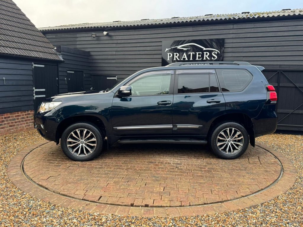 Used Toyota Land Cruiser 2020 for sale - 77307322: Photo 2