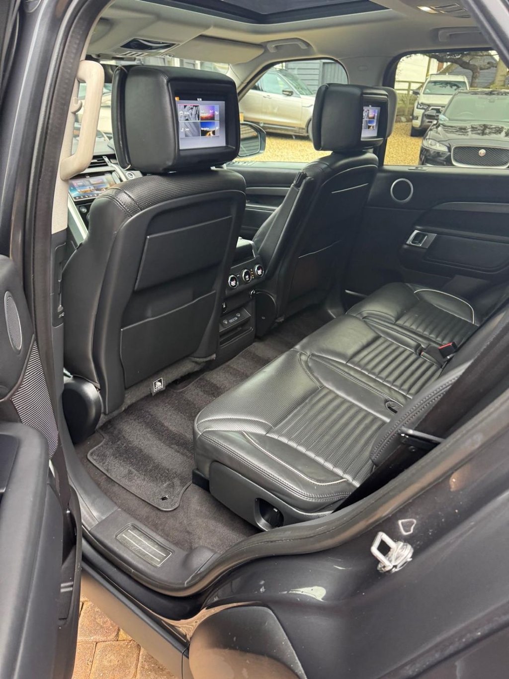 Used Land Rover Discovery 2017 for sale - 77647778: Photo 13