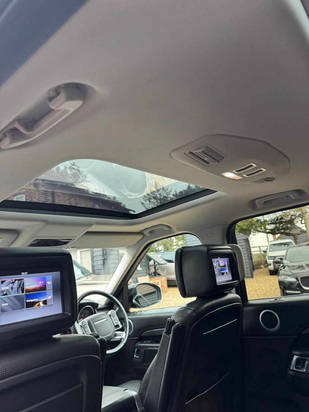 Used Land Rover Discovery 2017 for sale - 77647778: Photo 17