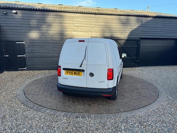 Used Volkswagen Caddy 2016 for sale - 79022856: Photo