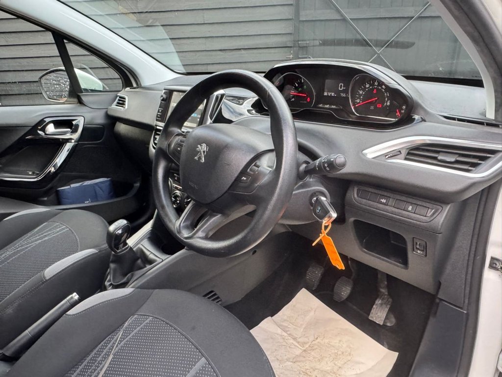 Used Peugeot 208 2014 for sale - 77571602: Photo 11