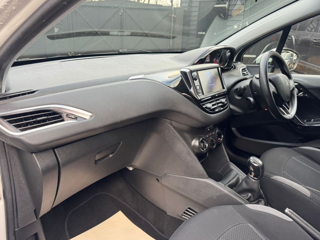 Used Peugeot 208 2014 for sale - 77571602: Photo 13