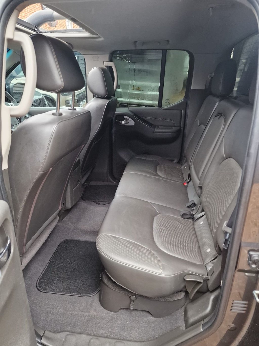 Used Nissan Navara 2010 for sale - 77470542: Photo 15