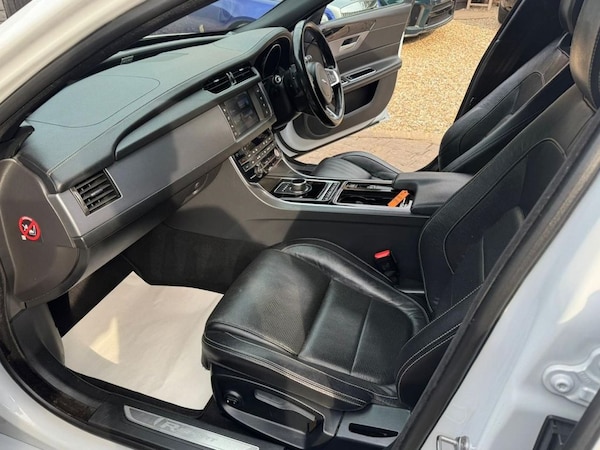 Used Jaguar XF 2018 for sale - 75527439: Photo 15