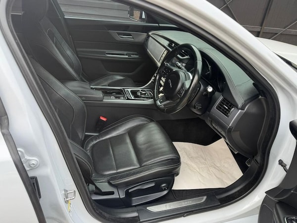 Used Jaguar XF 2018 for sale - 75527439: Photo 9