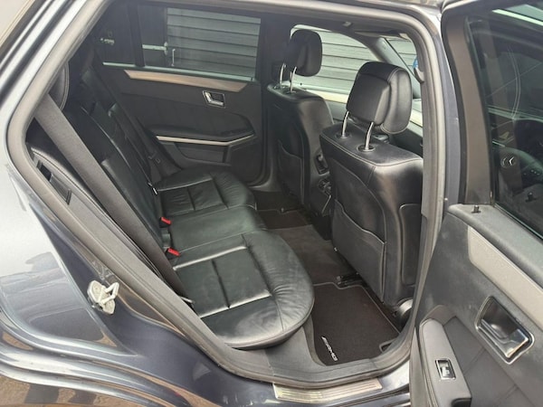 Used Mercedes-Benz E Class 2010 for sale - 76273976: Photo 16