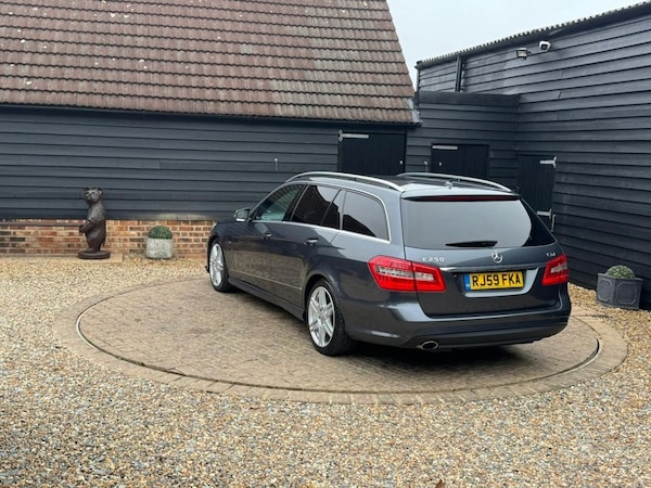 Used Mercedes-Benz E Class 2010 for sale - 76273976: Photo 21